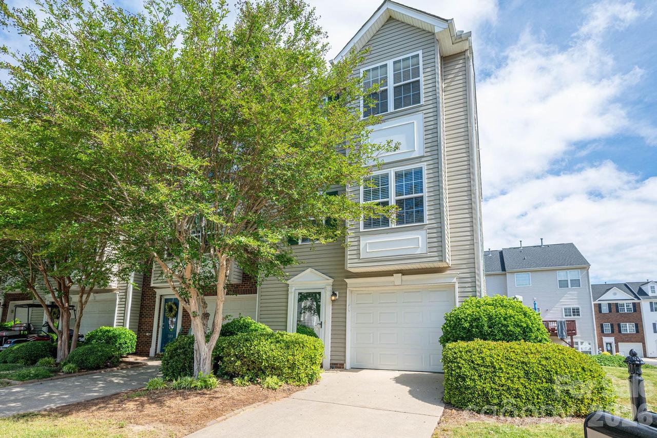 304 Rock Ridge Ln., Mount Holly, NC 28120