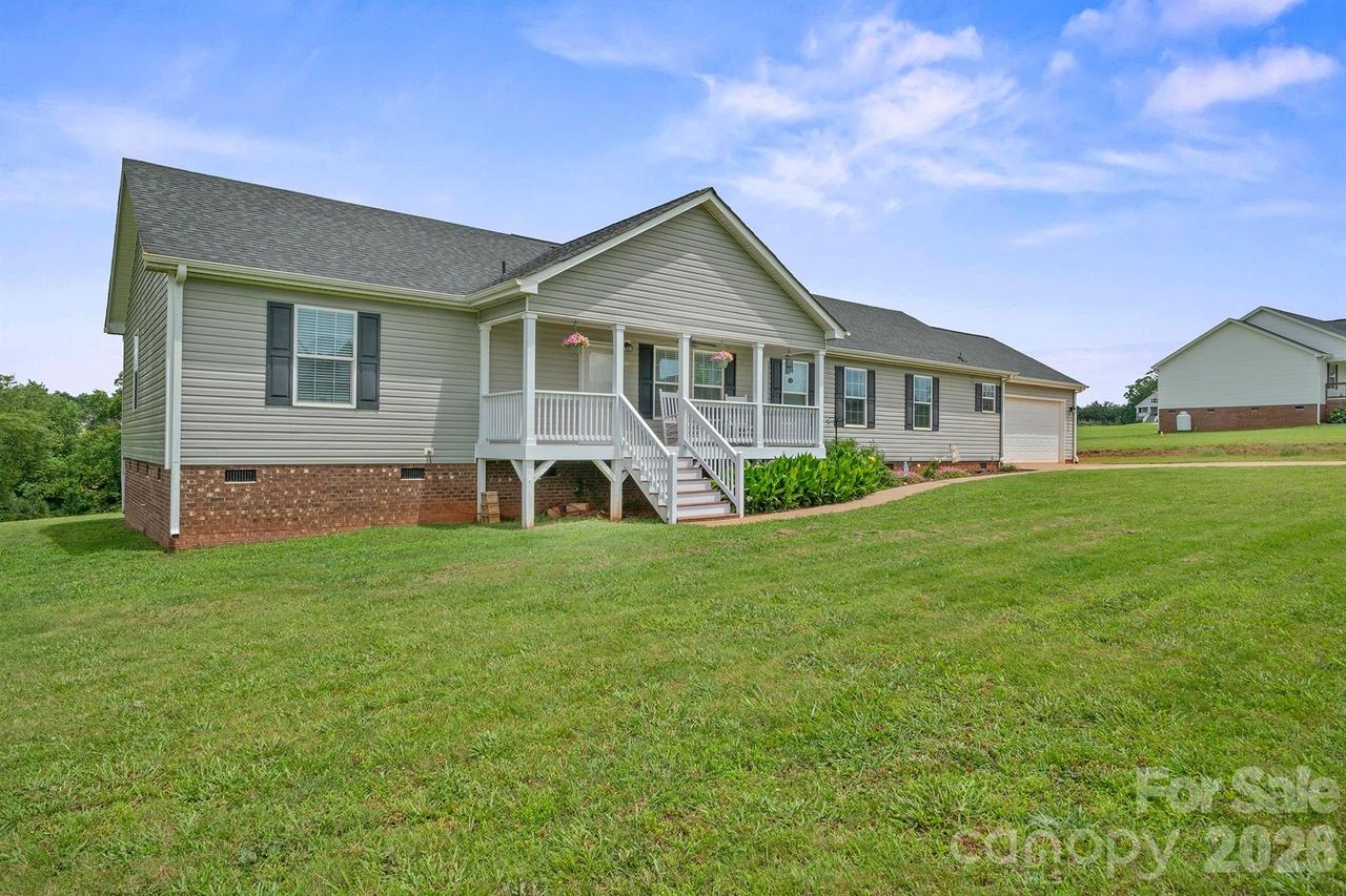 308 Laurel Ridge Dr., Lincolnton, NC 28092