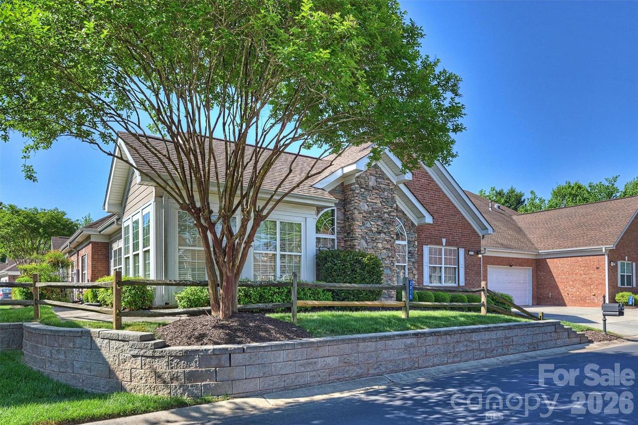 2015 Woodburn Ter., Matthews, NC 28105