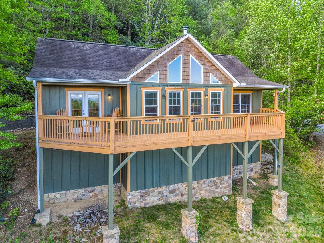 603 Pace Mountain Rd., Saluda, NC 28773