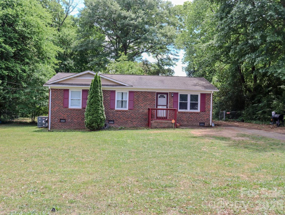 1006 Iris Dr., Gastonia, NC 28056