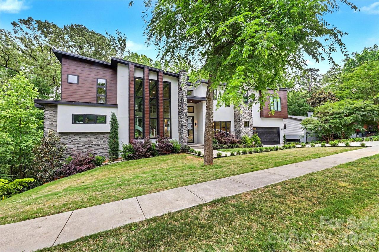 2810 Huntingtowne Farms Ln., Charlotte, NC 28210