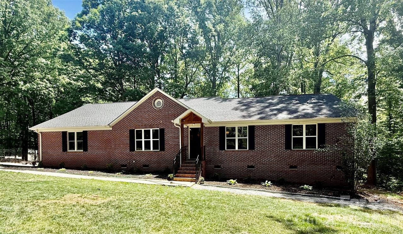 636 Wilderness Tr., Denver, NC 28037