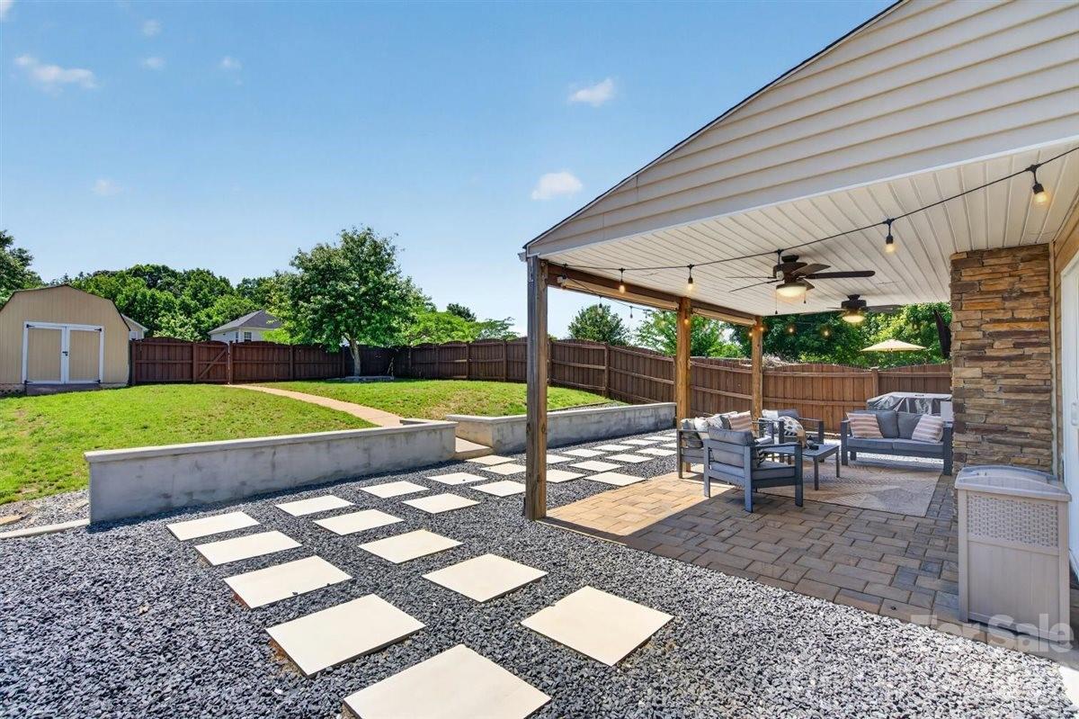 8007 Rolling Meadows Ln., Huntersville, NC 28078