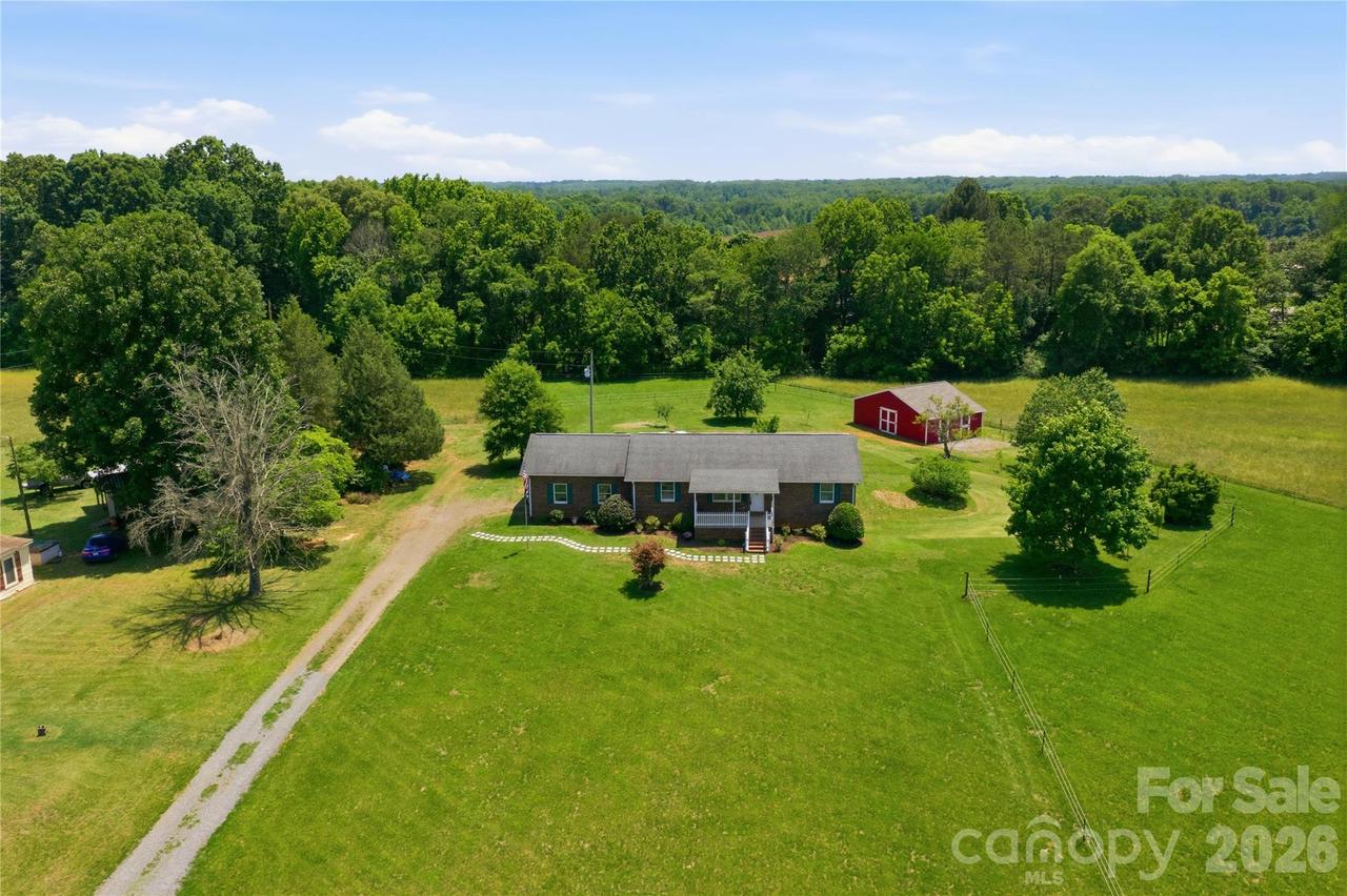 144 Wooten Farm Rd., Statesville, NC 28625