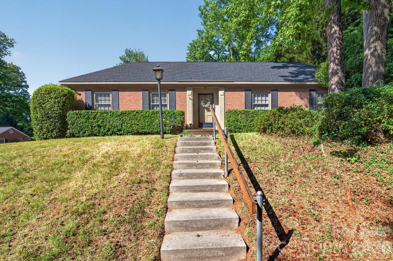 7516 Watercrest Rd., Charlotte, NC 28210