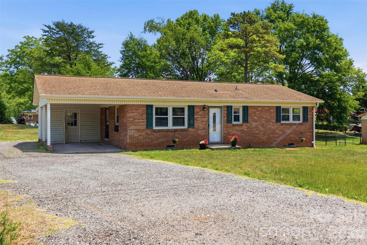 1910 26th St., Hickory, NC 28601