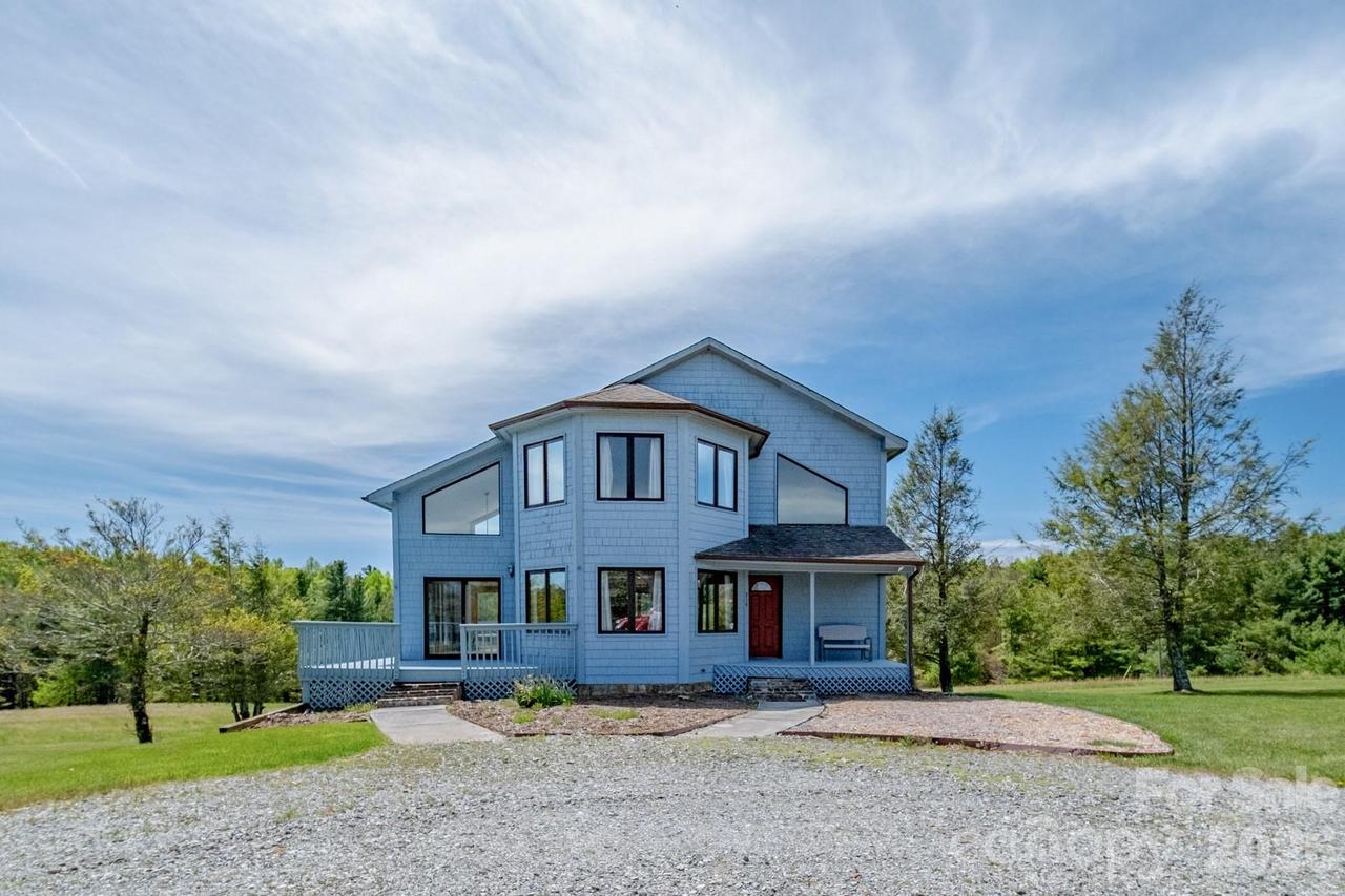 216 Deer Track Ln., Sparta, NC 28675
