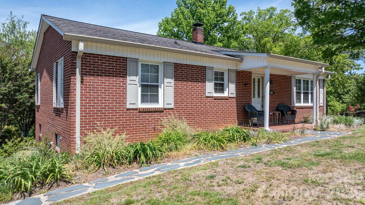 406 Swanson Dr., Lenoir, NC 28645