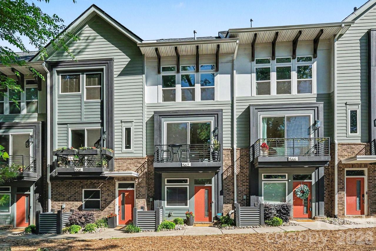 562 West End Dr., Charlotte, NC 28208
