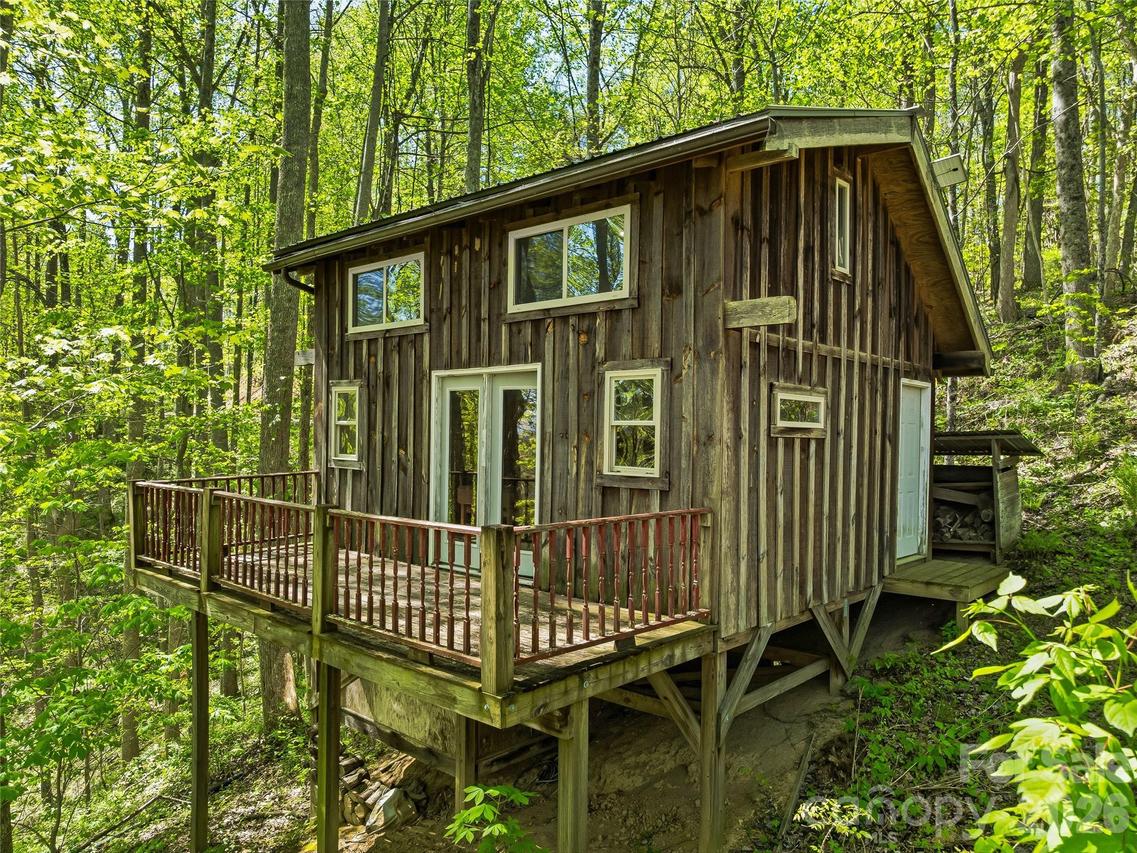 3167 Lumptown Rd., Marshall, NC 28753