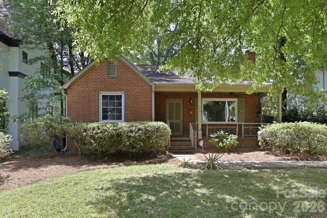 200 Altondale Ave., Charlotte, NC 28207