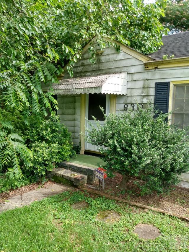 930 Everett Pl., Charlotte, NC 28205