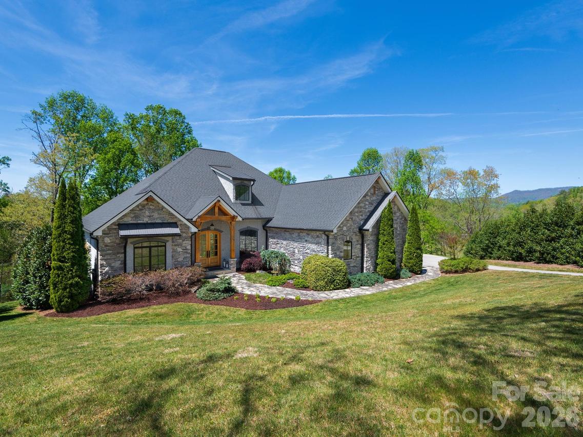 28 Falling Star Ct., Fletcher, NC 28732