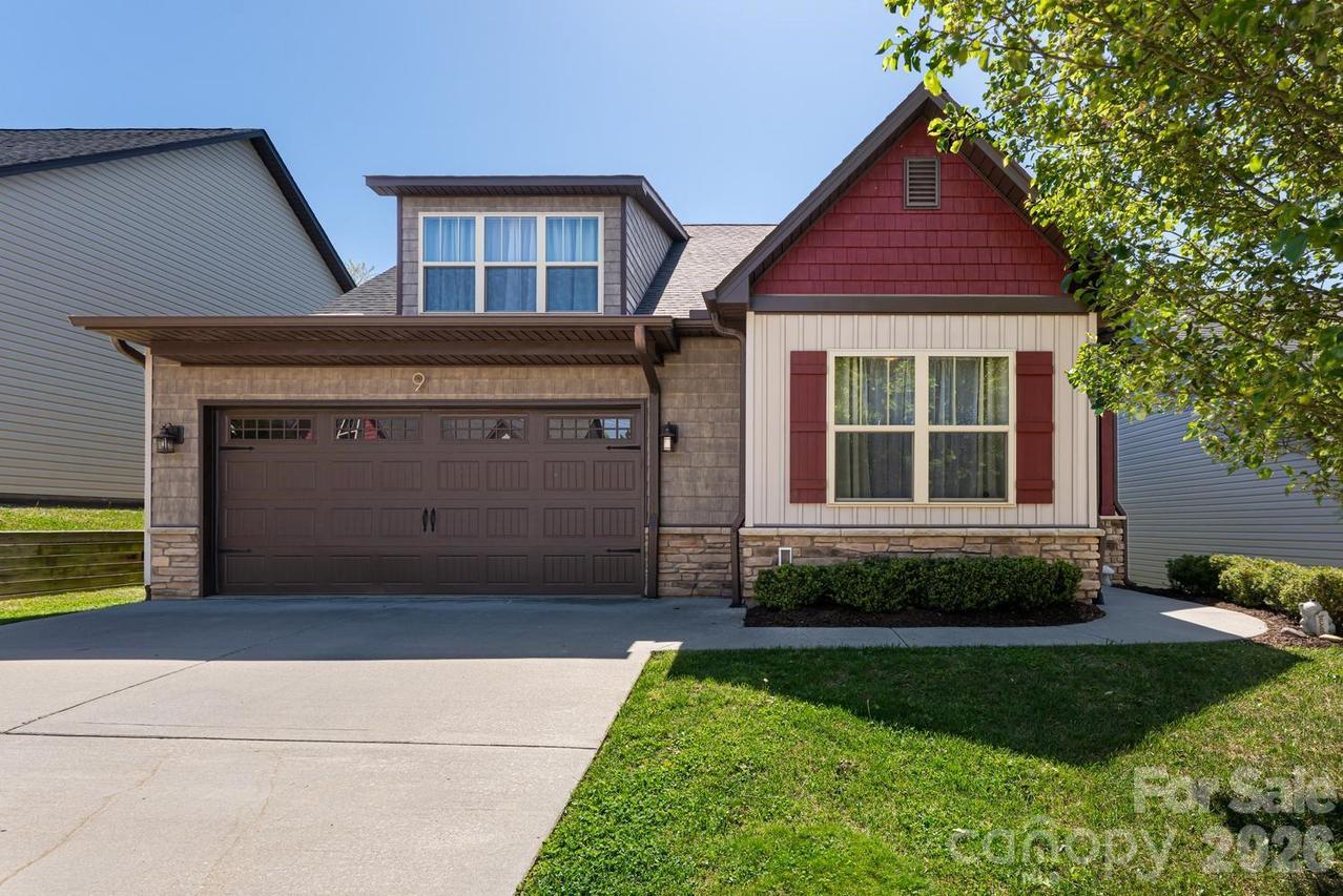 9 Partridge Berry Ln., Weaverville, NC 28787