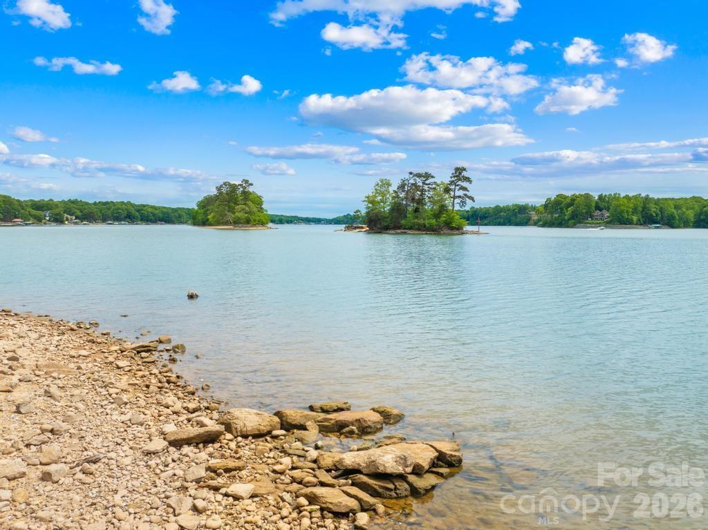 265 S Harbor Watch Dr., Statesville, NC 28677