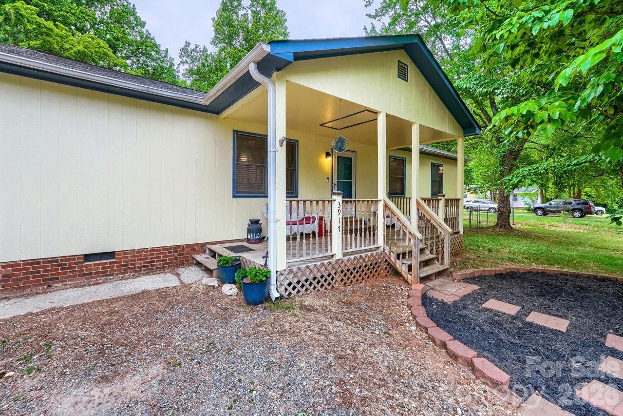 3917 Lake Rd., Charlotte, NC 28269