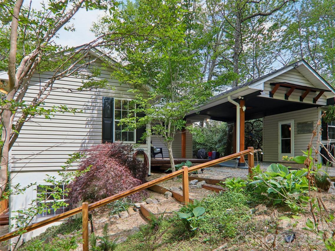 554 Pisgah Forest Dr., Pisgah Forest, NC 28768