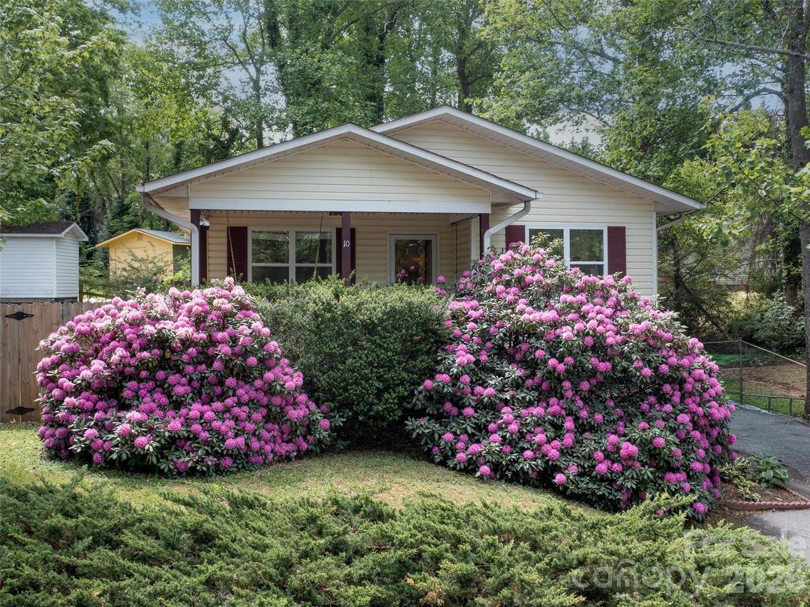 10 Mctindal Cir., Asheville, NC 28803