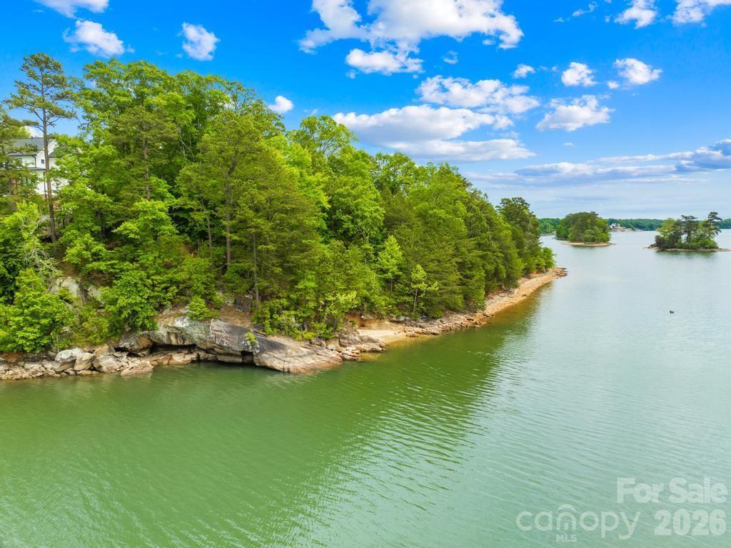 272 S Harbor Watch Dr., Statesville, NC 28677