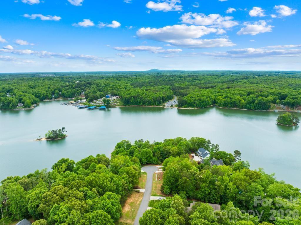 272 S Harbor Watch Dr., Statesville, NC 28677