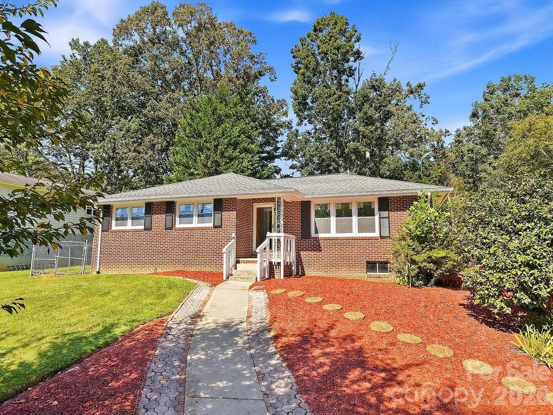 509 Brookside Camp Rd., Hendersonville, NC 28792