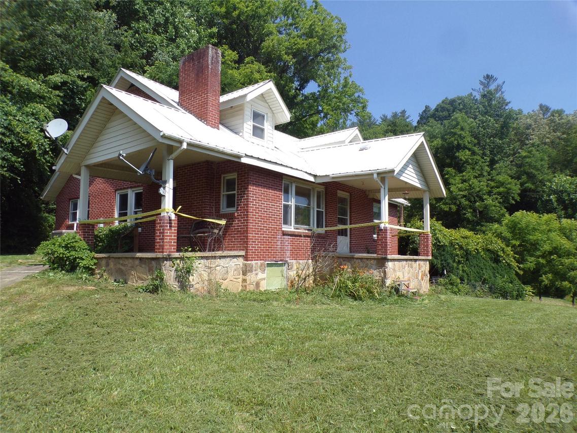 145 Kirks Dr., Hot Springs, NC 28743