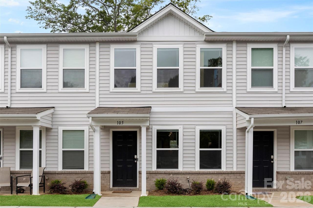 105 Villa Ln., Lincolnton, NC 28092