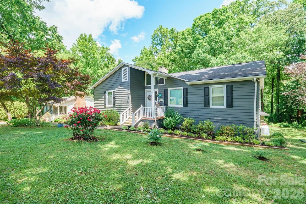 2078 Rock Springs Cir., Denver, NC 28037