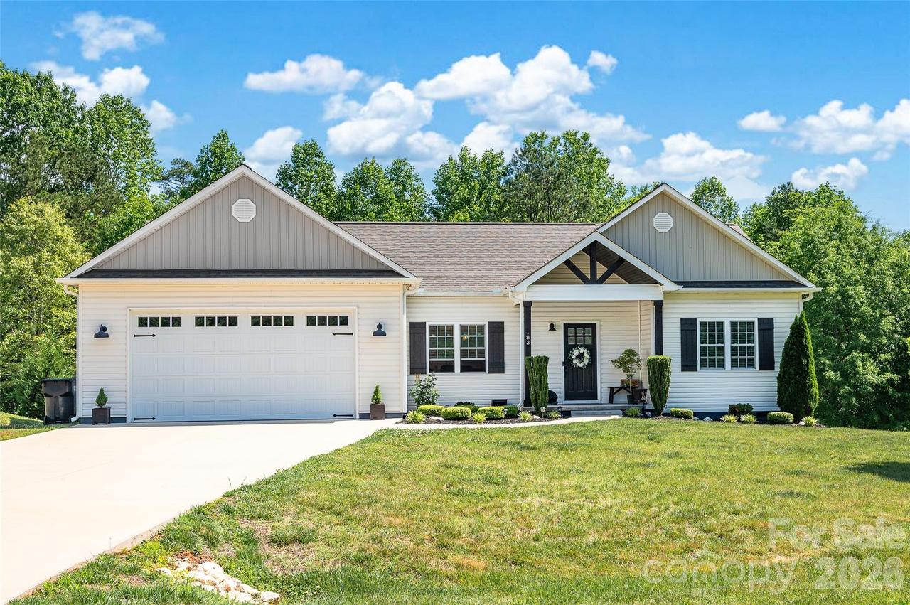183 Falling Creek Dr., Statesville, NC 28625