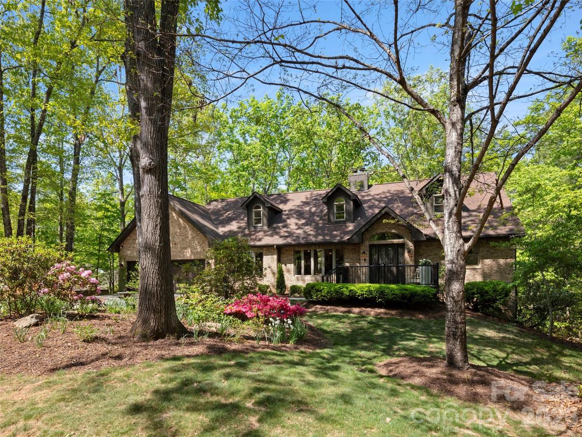 152 Eastmoor Dr., Asheville, NC 28805