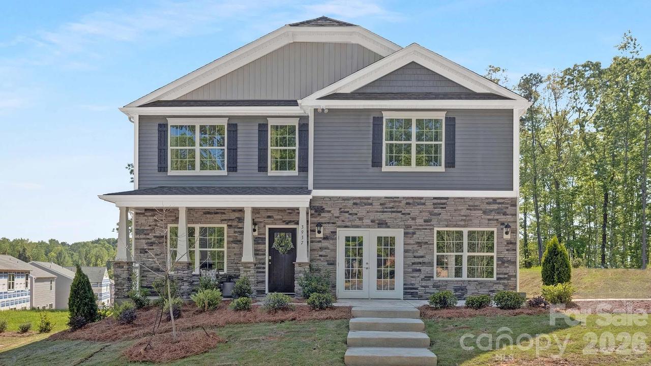 623 Country Oak Dr., Asheville, NC 28804