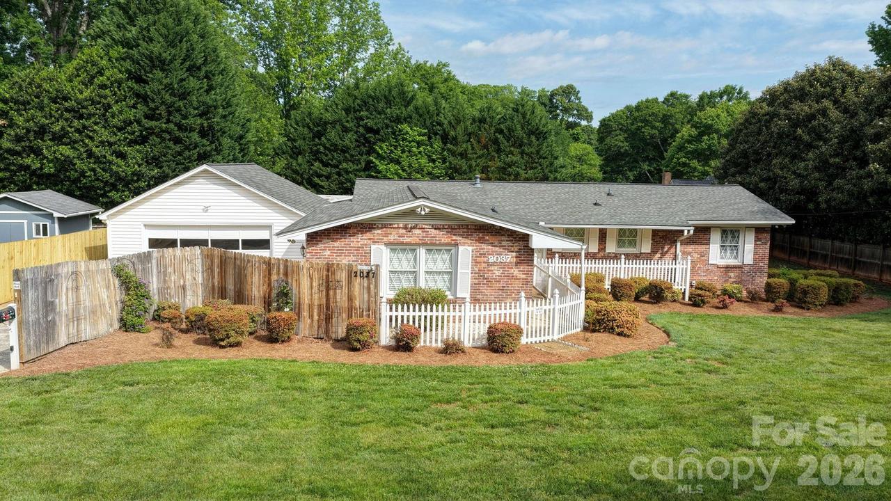 2037 Helen Dr., Gastonia, NC 28054