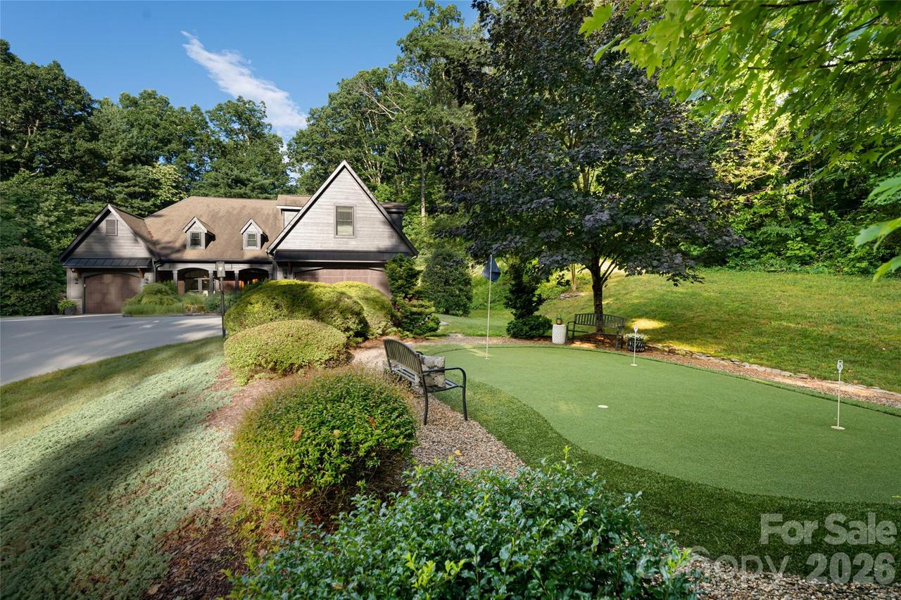 300 White Pine Dr., Hendersonville, NC 28739