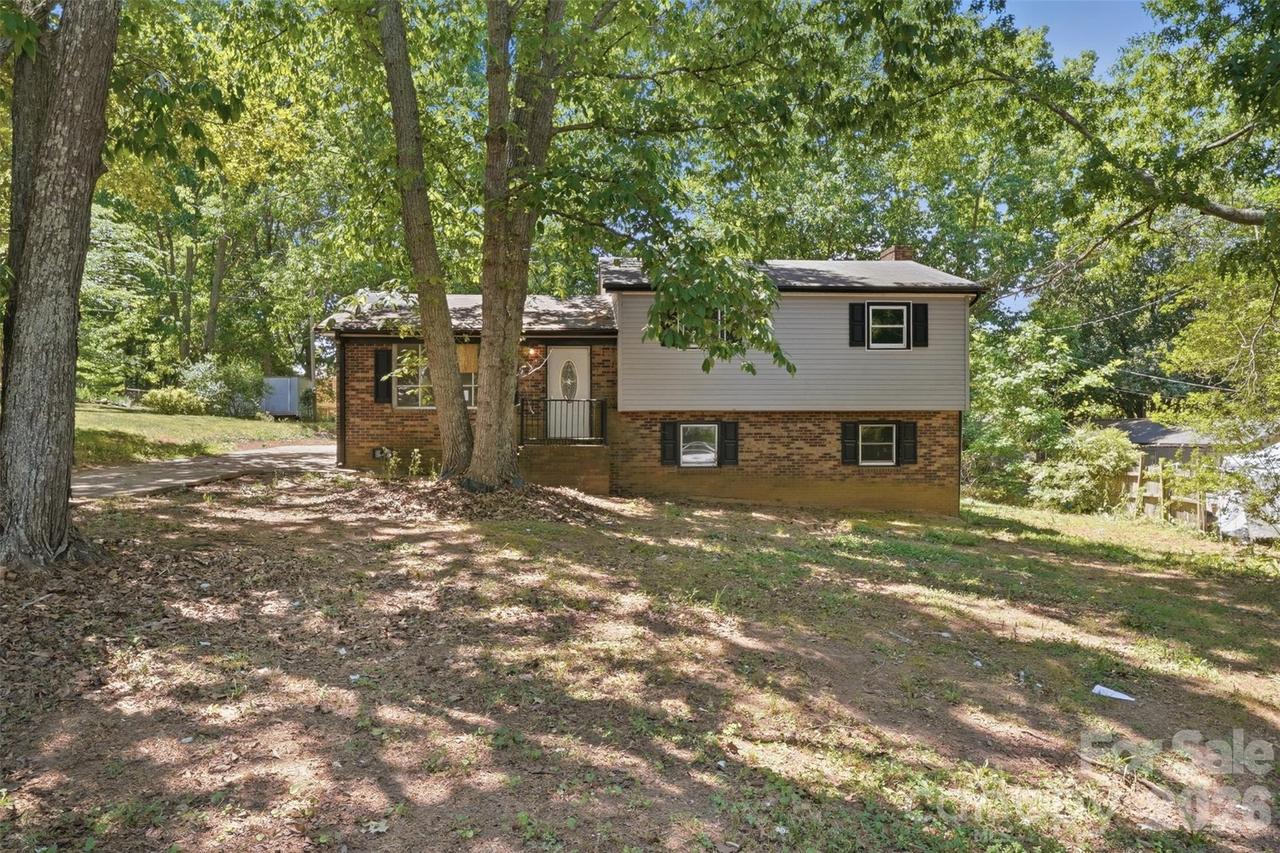 151 Redwood Ln., Gastonia, NC 28052