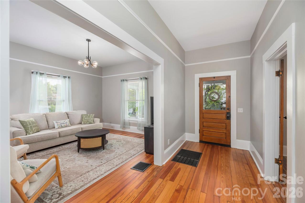 163 Pharr St., Canton, NC 28716