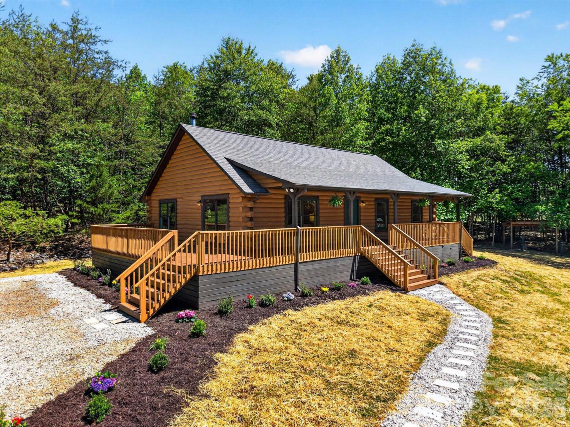443 Cascades Pkwy., Nebo, NC 28761