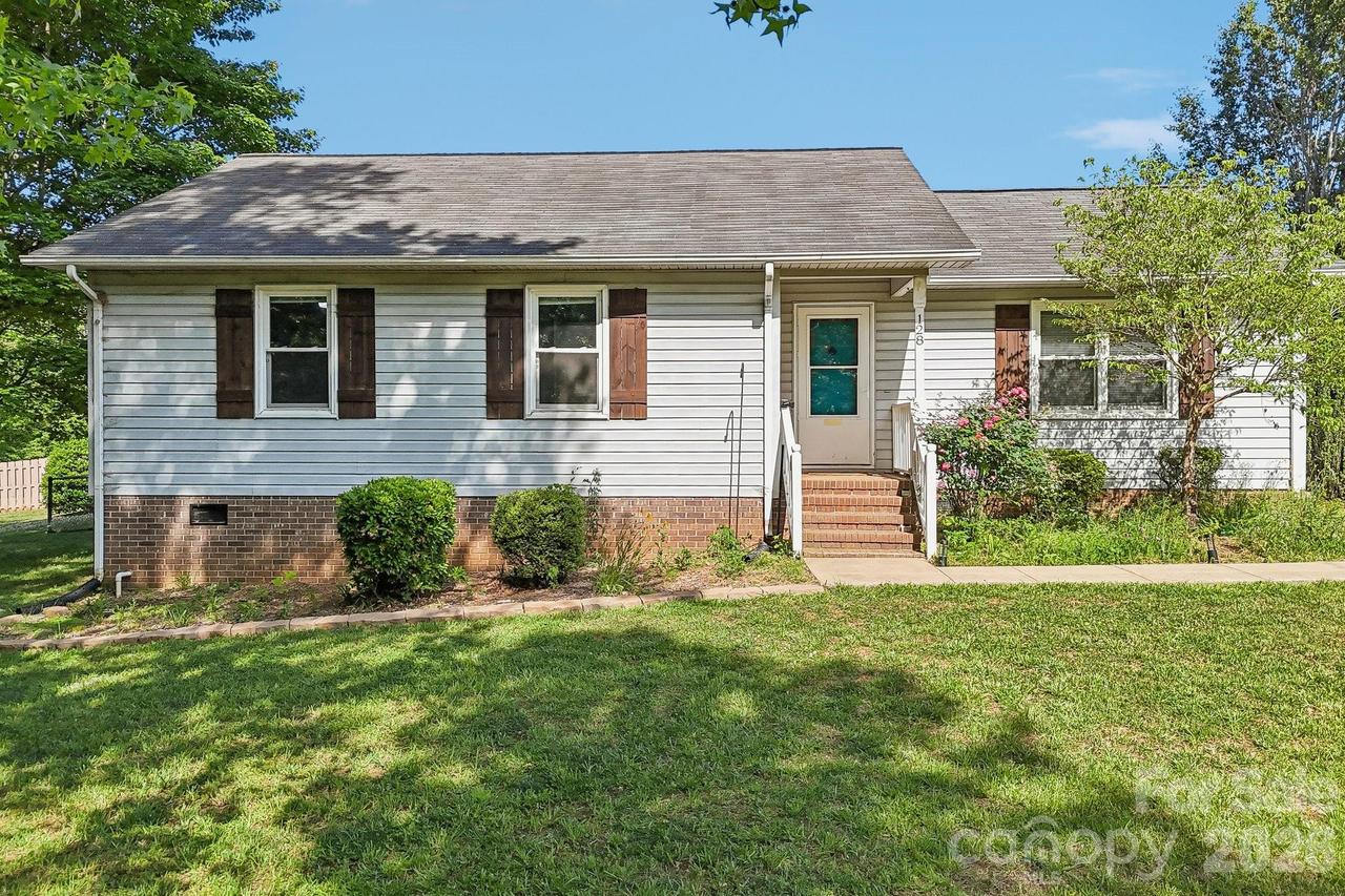 128 Levo Dr., Troutman, NC 28166