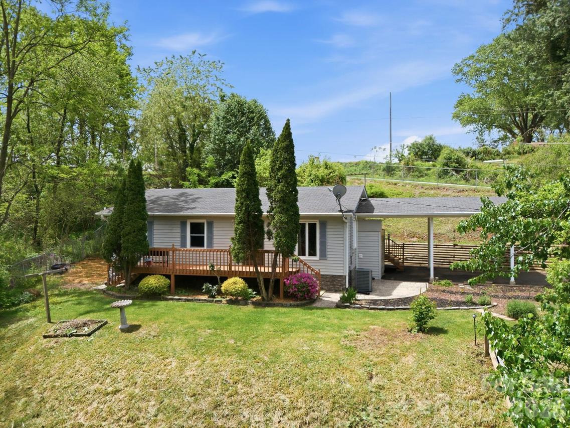 959 Oakmont Dr., Canton, NC 28716