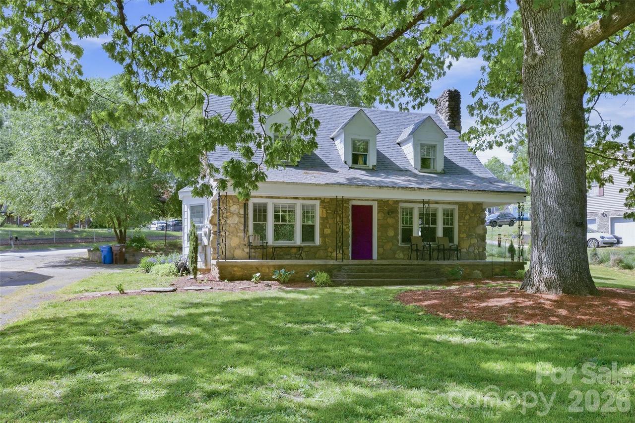51 & 59 Gudger Rd., Candler, NC 28715