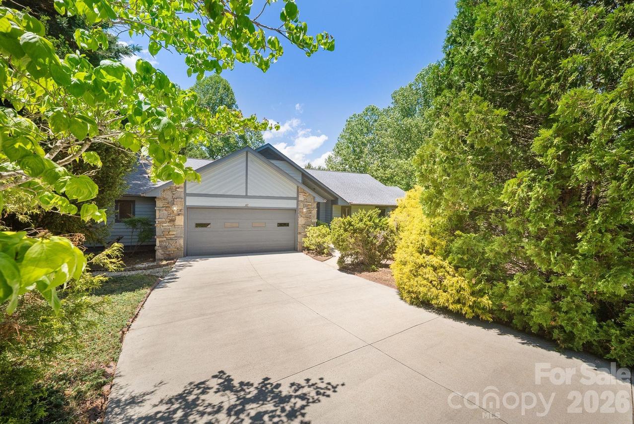 16 Zachary Ridge Rd., Asheville, NC 28804