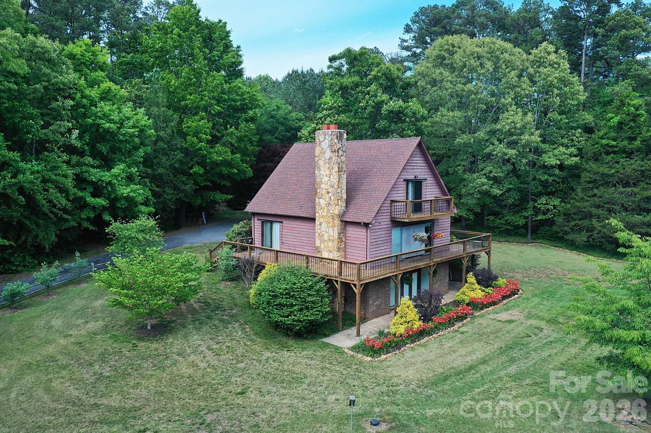86 King Arthurs Ct., Hickory, NC 28601