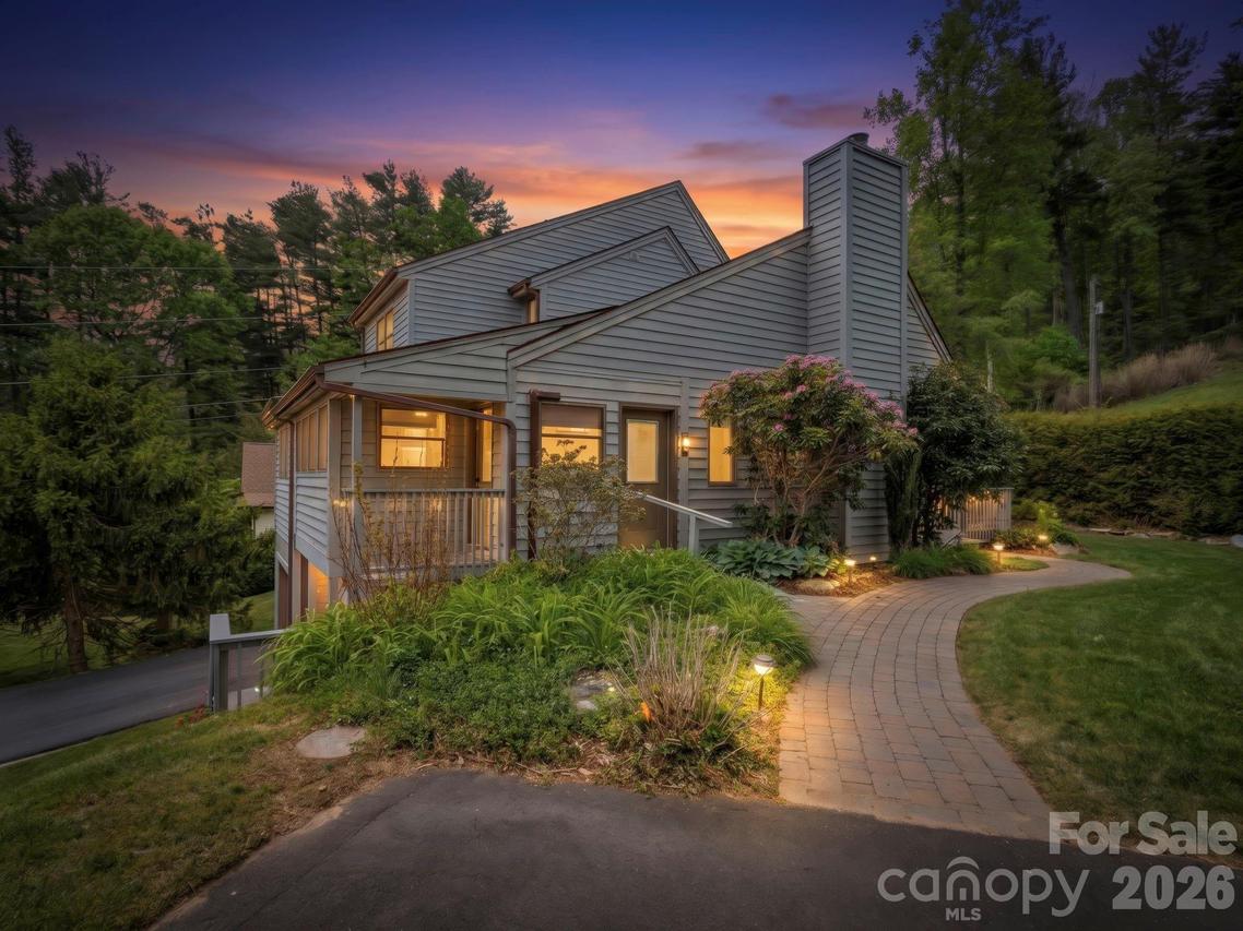 317 Robertson St., Burnsville, NC 28714