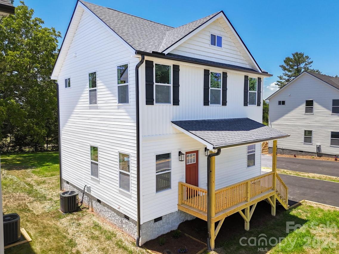 430 Hazel Mill Rd., Asheville, NC 28806
