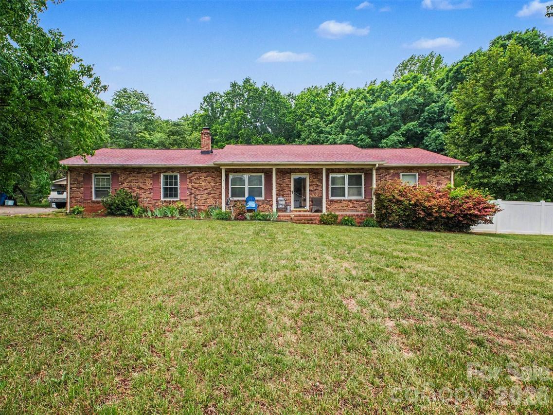 888 Sunbeam Dr., Lincolnton, NC 28092