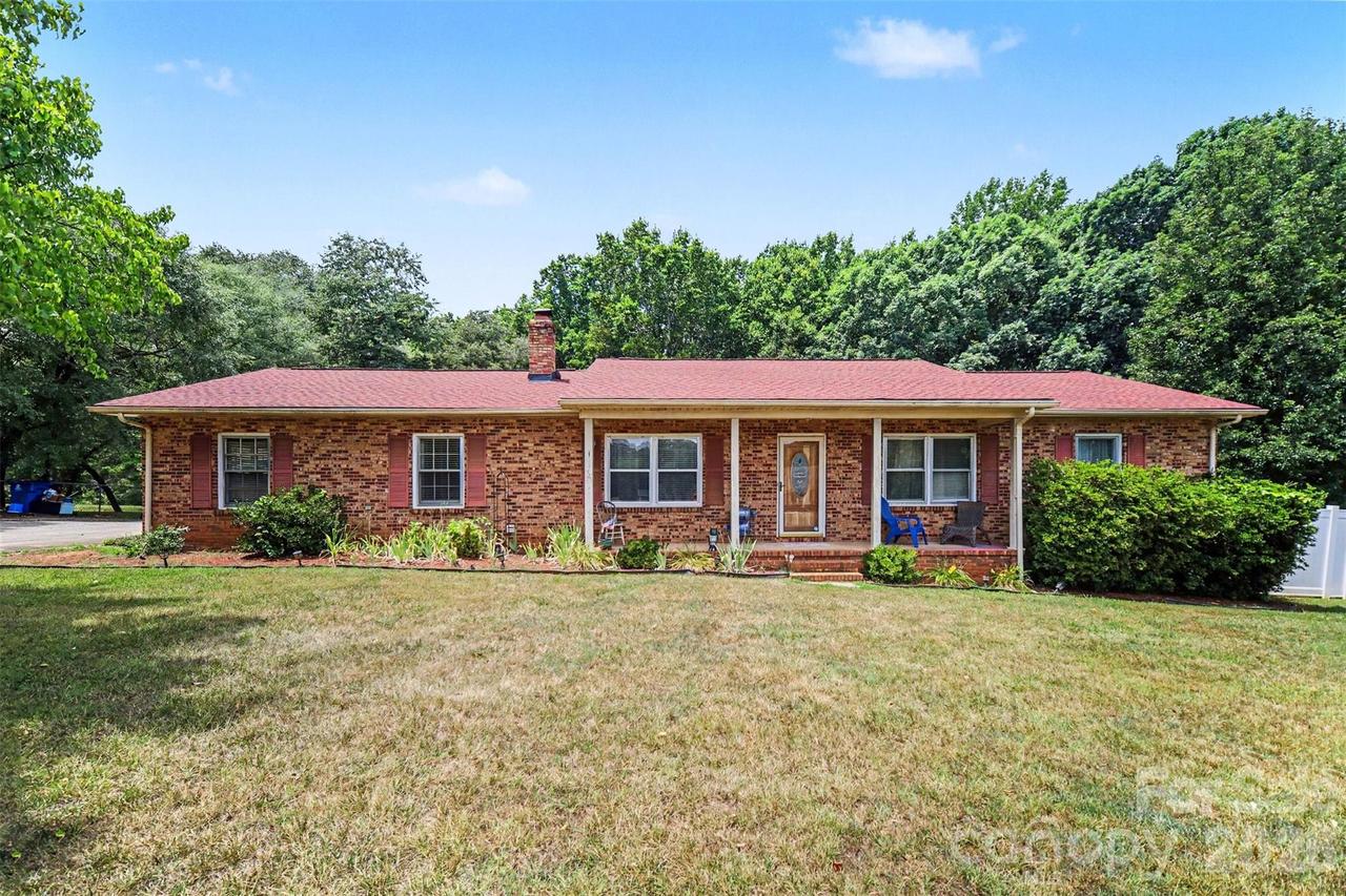 888 Sunbeam Dr., Lincolnton, NC 28092