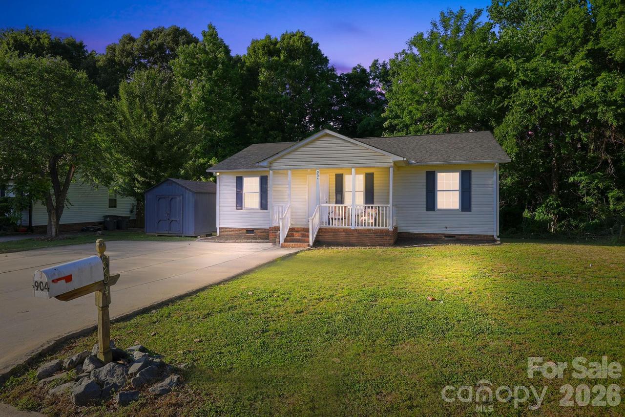 904 Hoke St., Kannapolis, NC 28081
