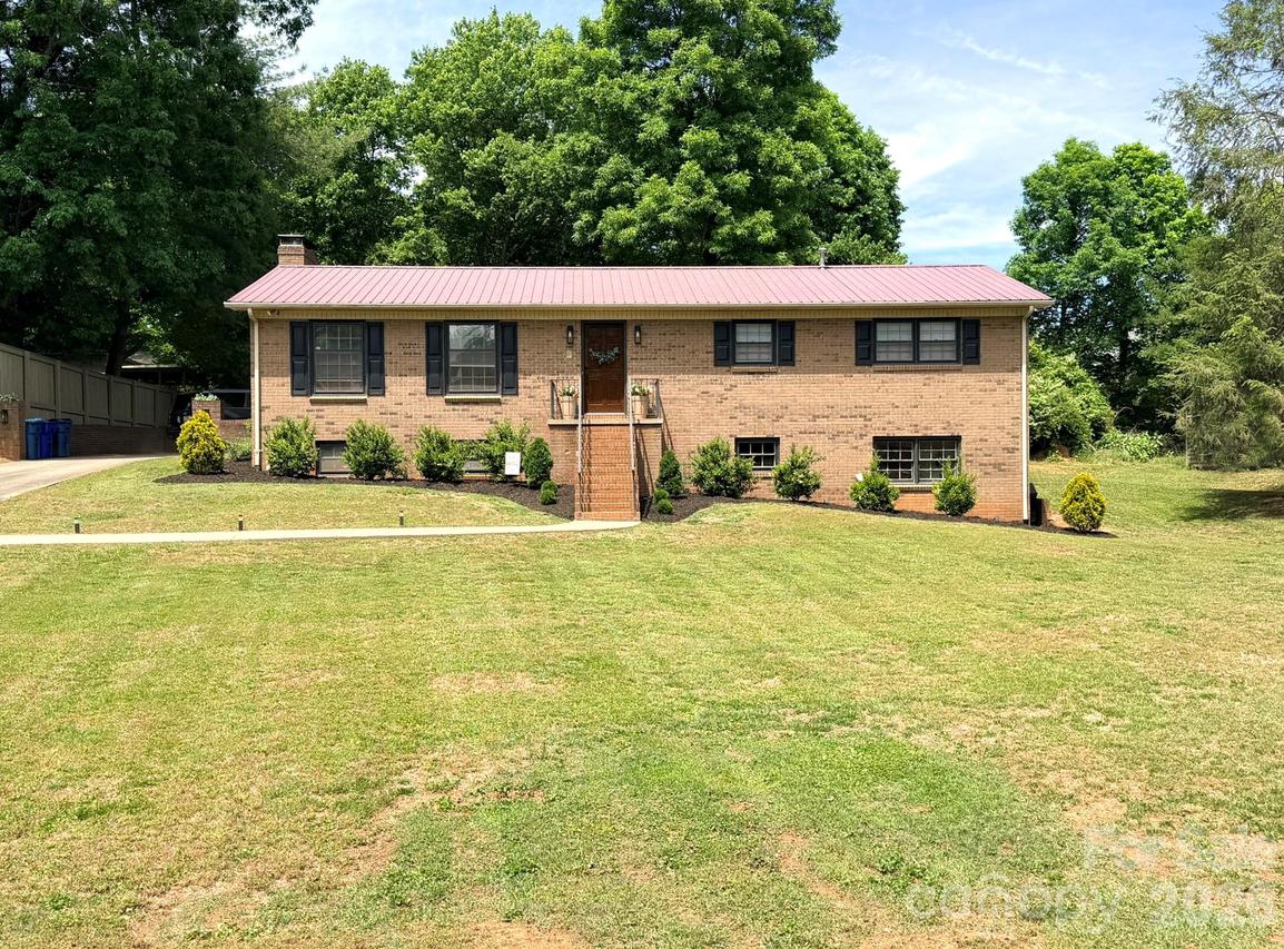 165 Northwest Rd., Hickory, NC 28601