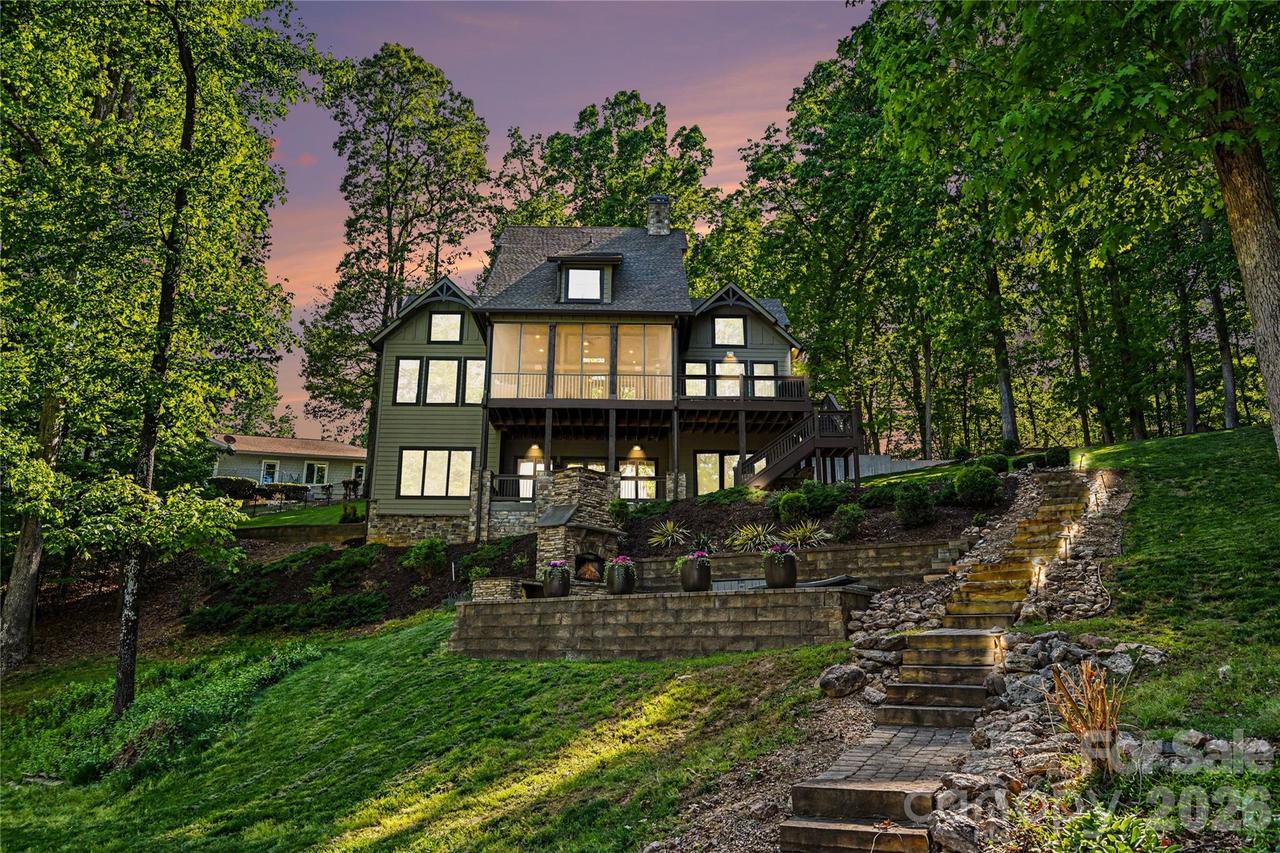 142 Lakeview Shores Loop, Mooresville, NC 28117