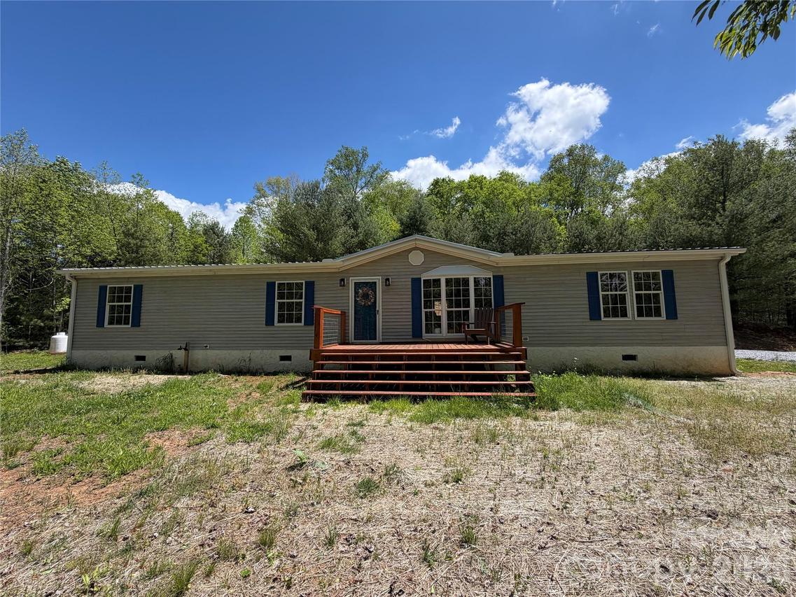 398 Dogwood Dr., Bakersville, NC 28705